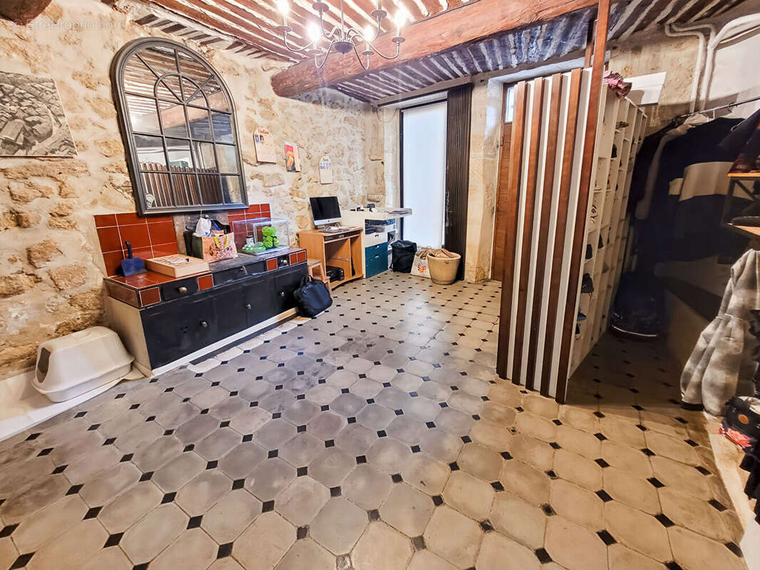 Maison à PELISSANNE