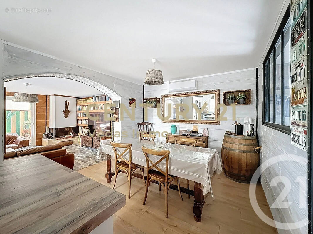 Maison à SAINT-JEAN-DE-VEDAS