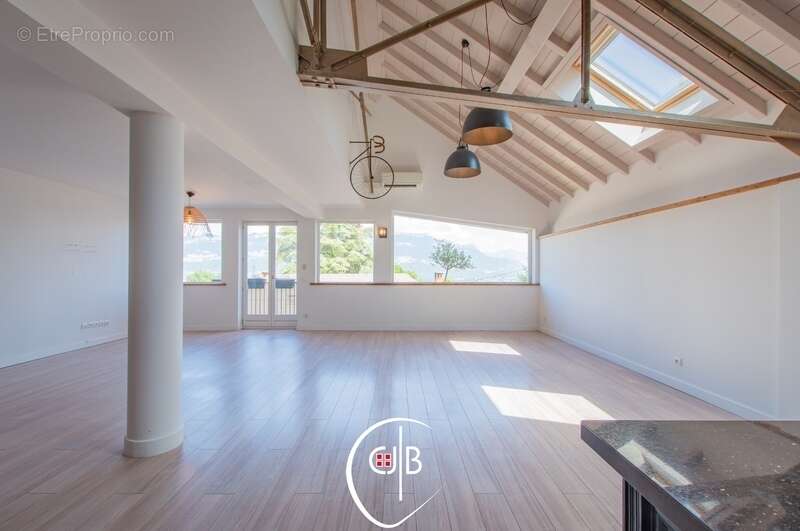 Appartement à LE BOURGET-DU-LAC