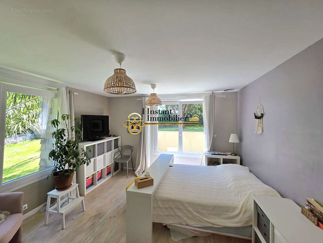 Maison 6 pièce(s) 197 m2 - photo 6