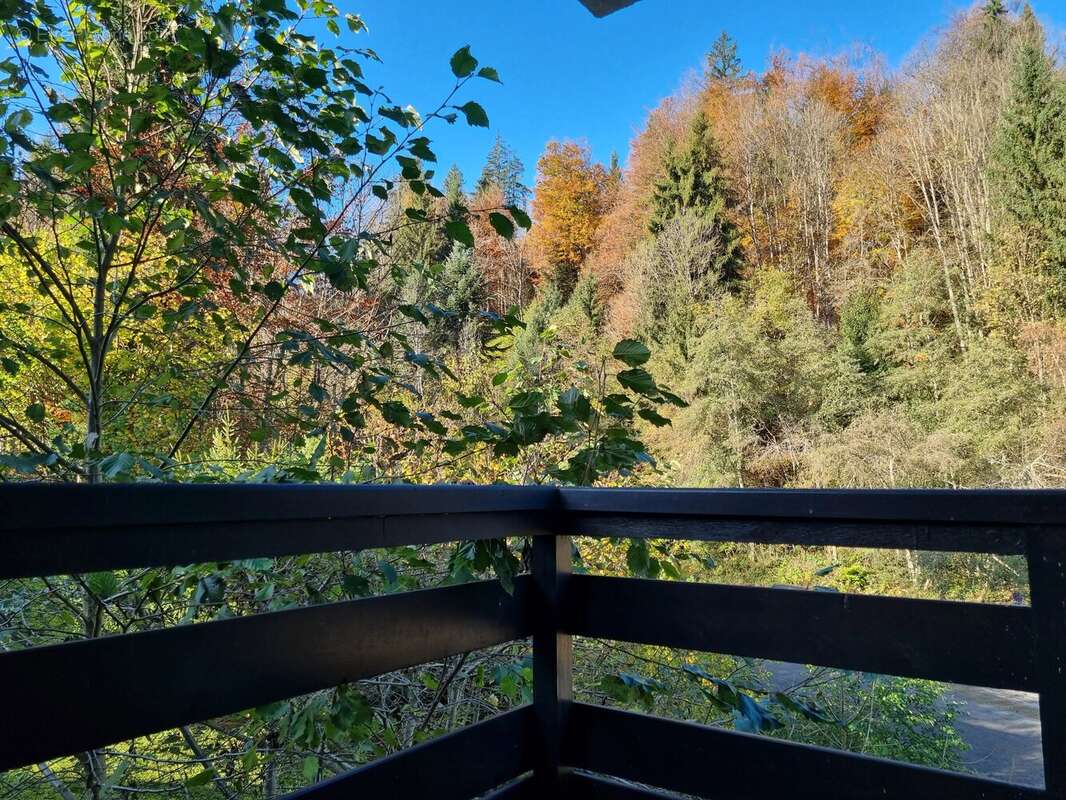 Appartement à MORILLON