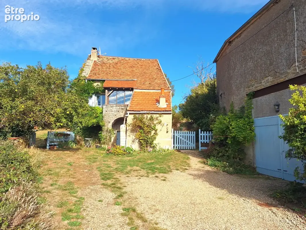 Maison à SAINT-SERNIN-DU-PLAIN
