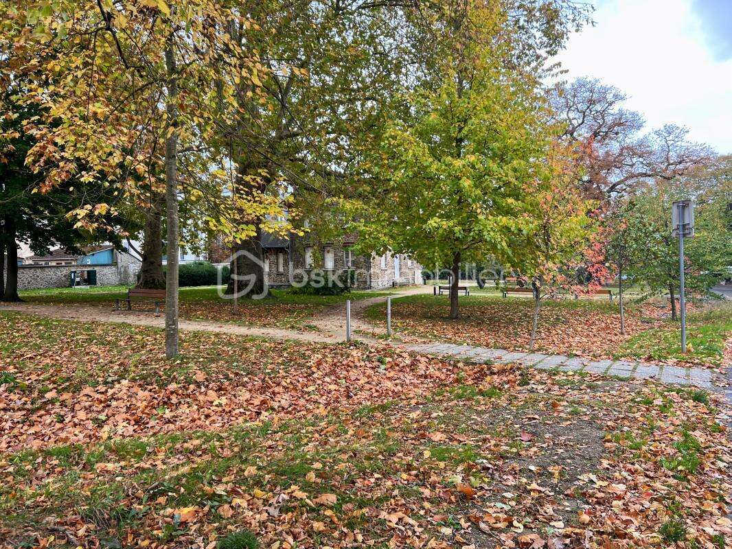BEAU – F2 faibles charges, avec parking - Limeil-Brévannes, Parc Léon Bernard - photo 14