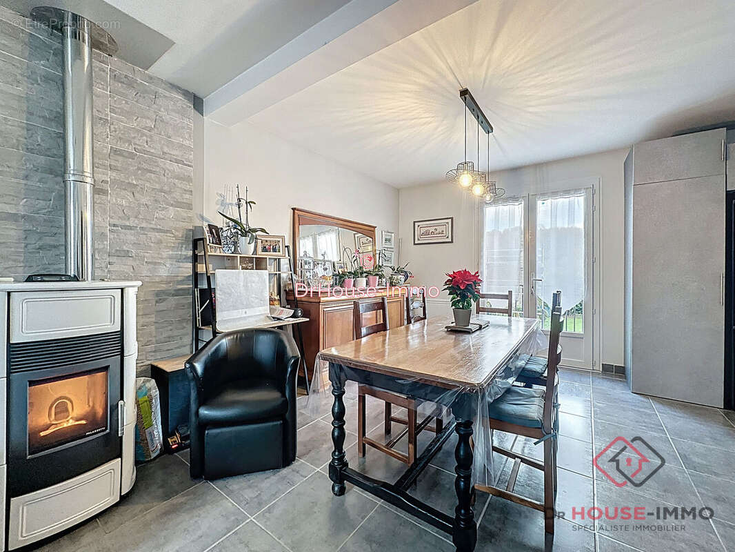 Maison à CHATEAU-L&#039;EVEQUE