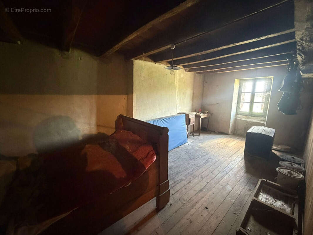 Maison à SAINT-AMAND-MAGNAZEIX