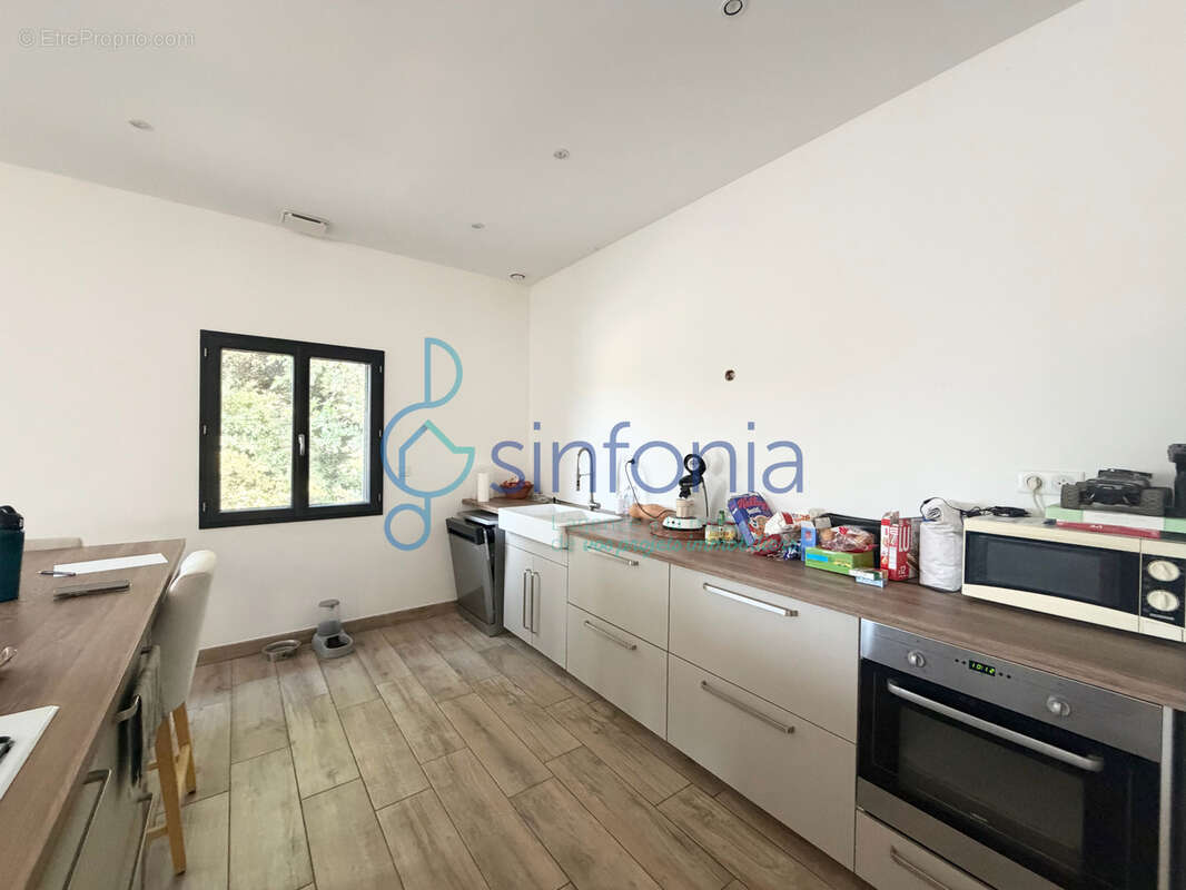 Superbe villa récente 145 m2 de plain-pied proche Uzes avec jardin et piscine - photo 6