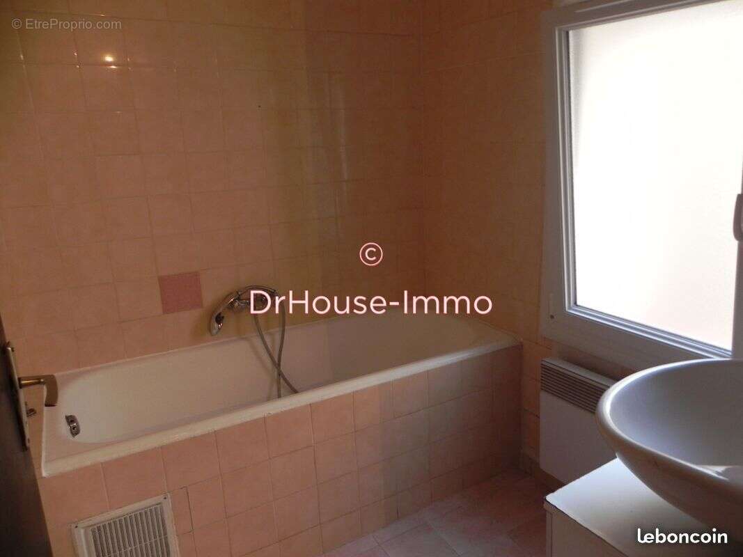 Appartement à LE LUC