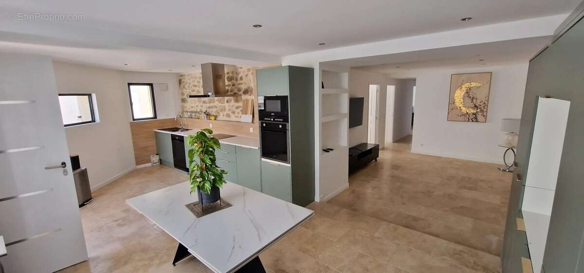 Appartement à VERNEGUES
