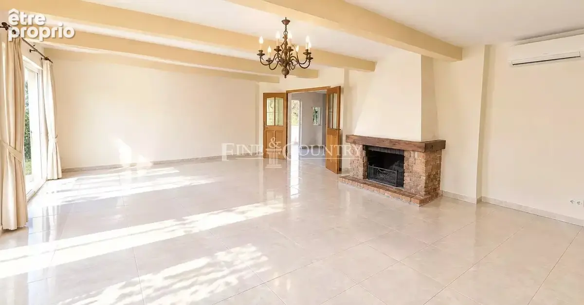 À Vendre Maison Fort Potentiel - Domaine fermé - photo 5