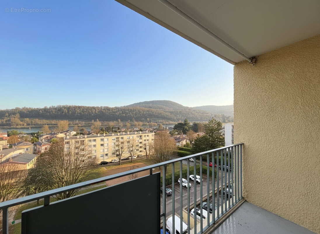 Appartement à FONTAINES-SUR-SAONE