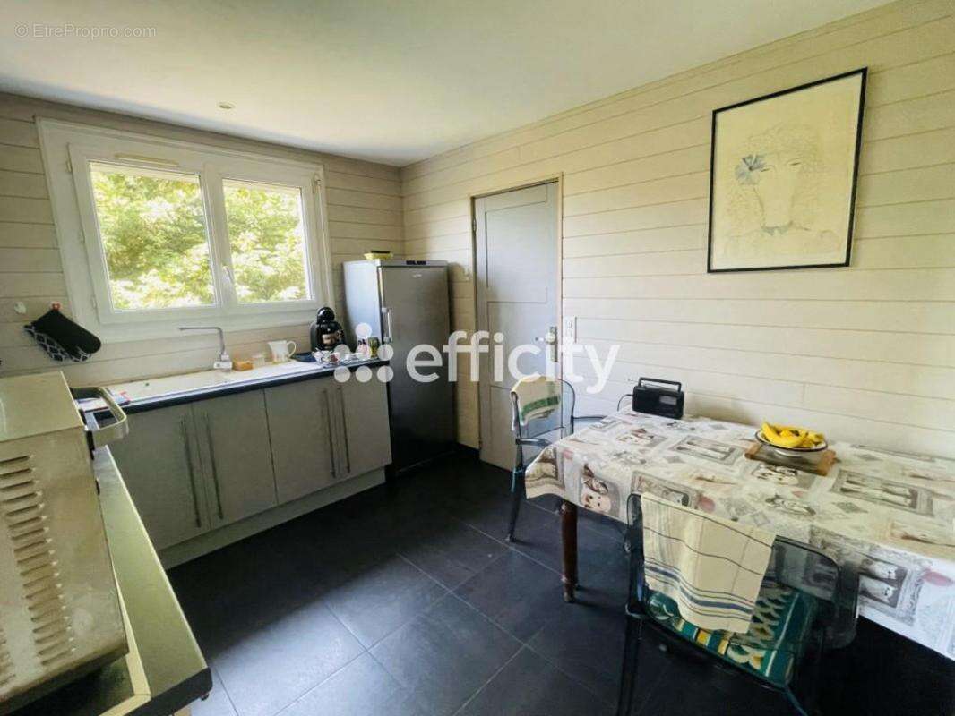 Maison à LA CHAPELLE-DU-BOIS