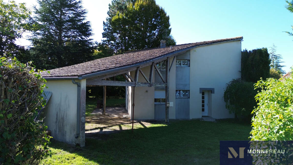 Maison à BRIE-SOUS-ARCHIAC