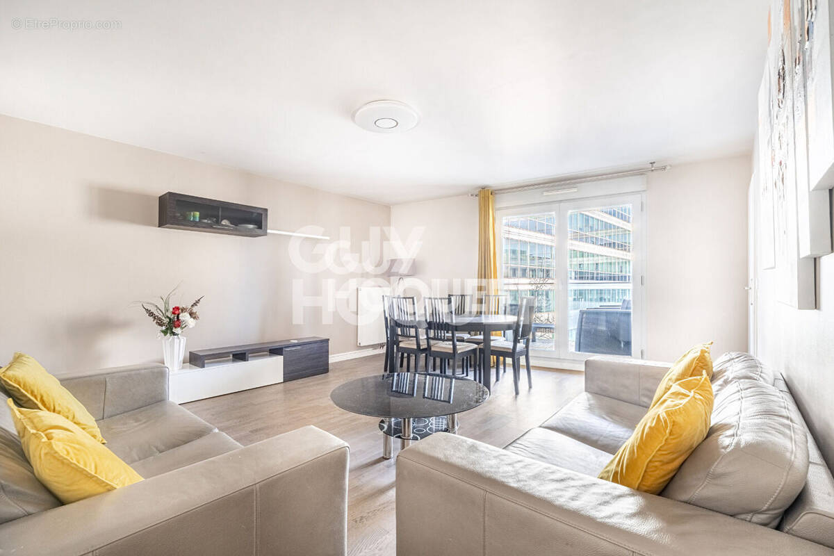 Appartement à GENNEVILLIERS