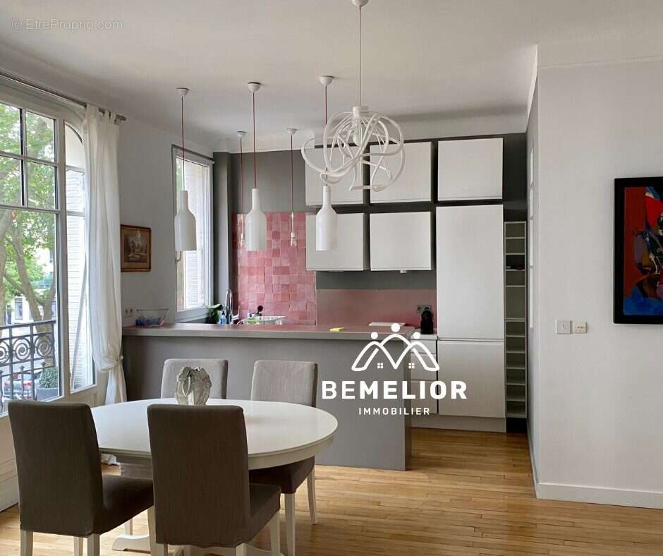 Appartement à PARIS-16E