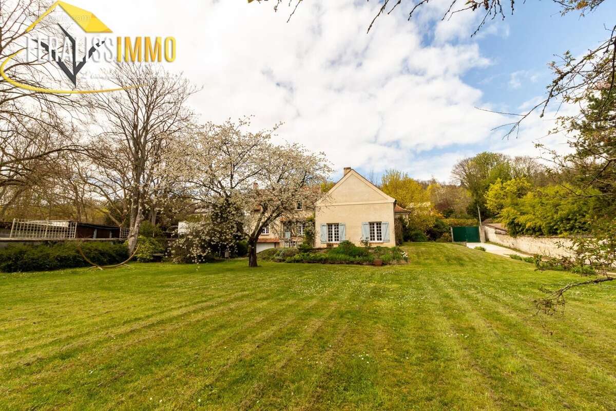 Maison à VAUX-SUR-SEINE