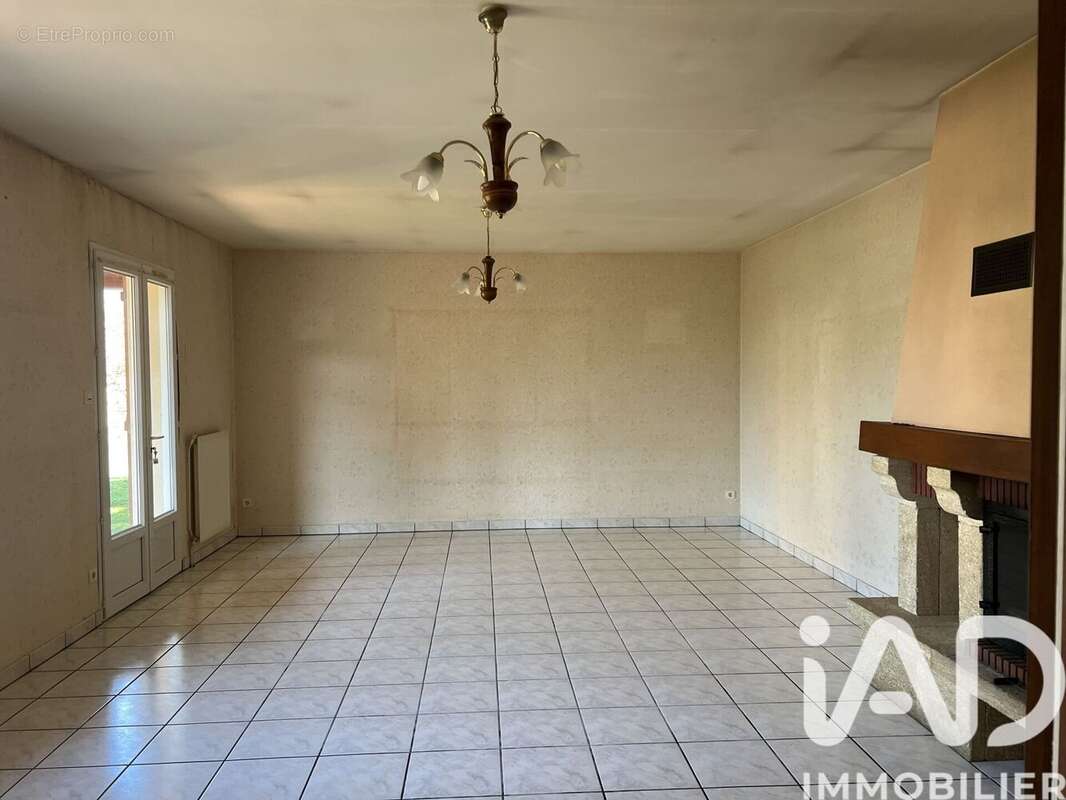 Maison 114 m² à Saint-Leger-Sur-Vouzance  - photo 4
