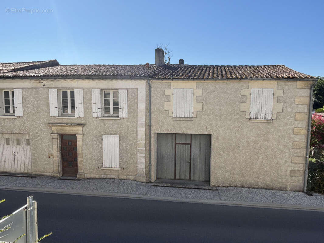 Maison à SAINT-CESAIRE