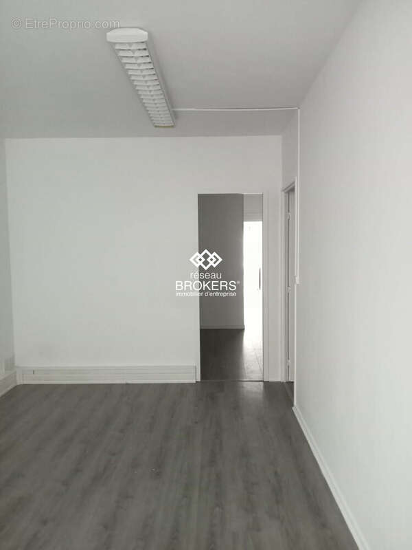 Commerce 88 m² à Pau  - photo 8