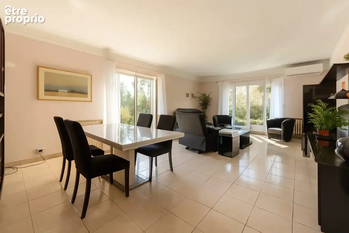 Maison 190 m² à Antibes  - photo 2