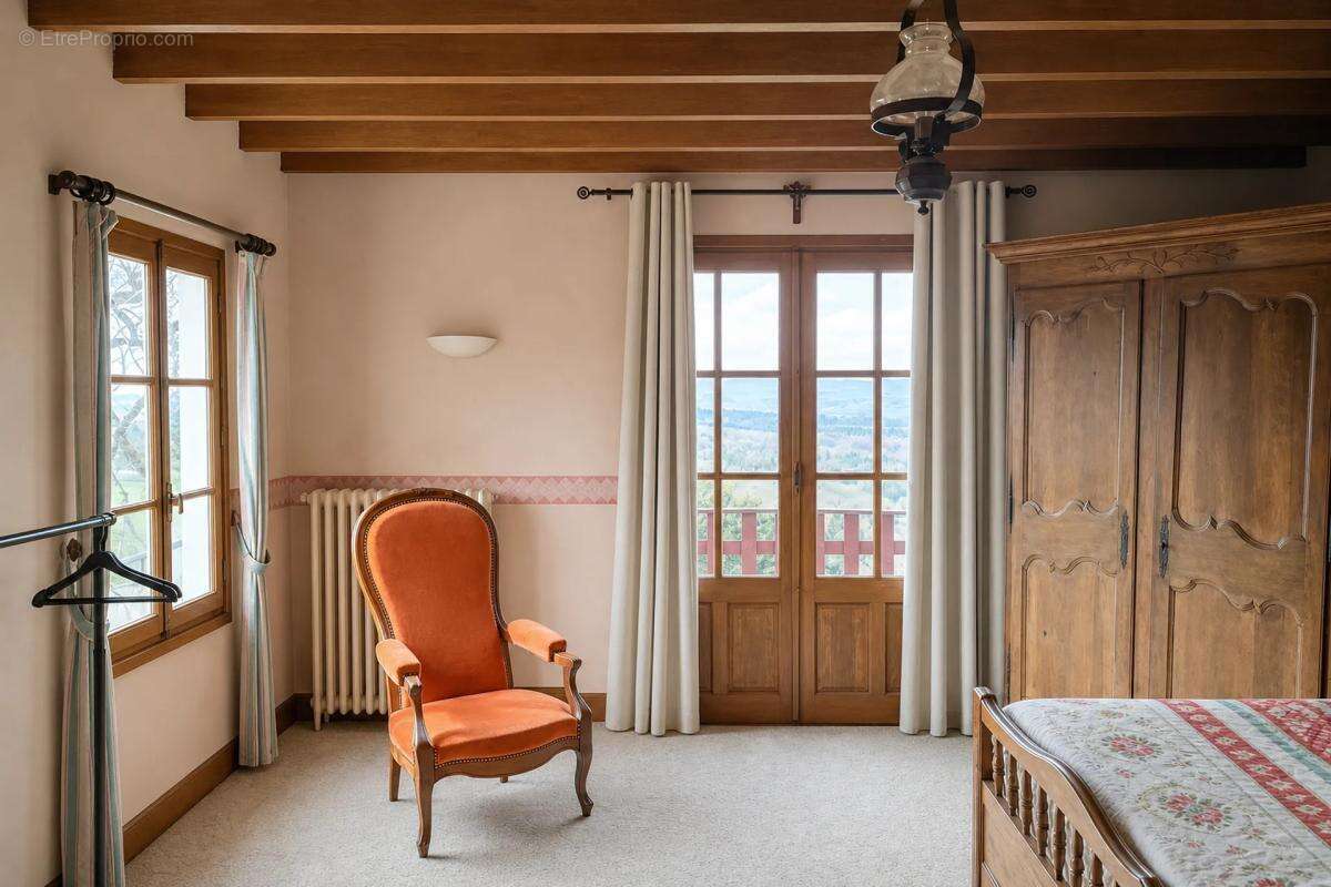 Maison à VOLLORE-VILLE