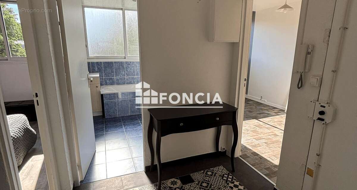Appartement T5 de 67 m² avec balcon et vue dégagée, Box, Parking extérieur et Cave. Proximité toutes commodités - photo 6