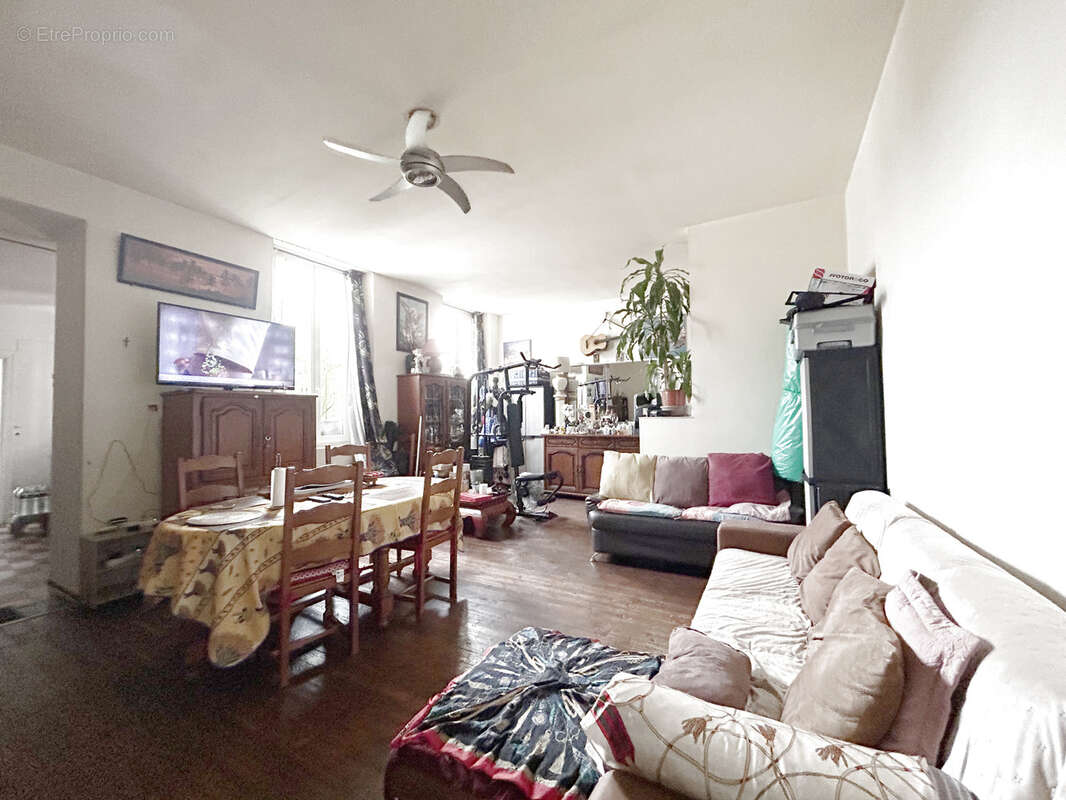 Appartement à LEZIGNAN-CORBIERES