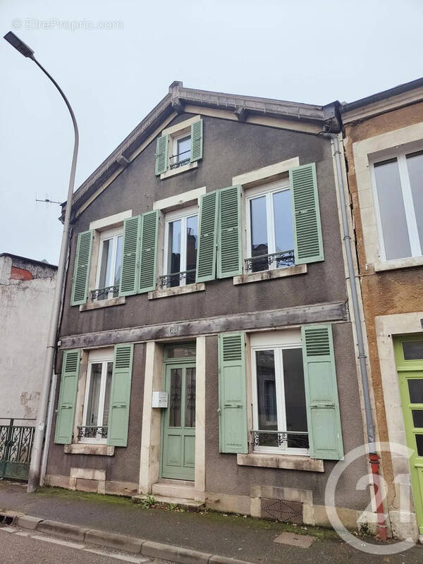 Maison à COSNE-COURS-SUR-LOIRE