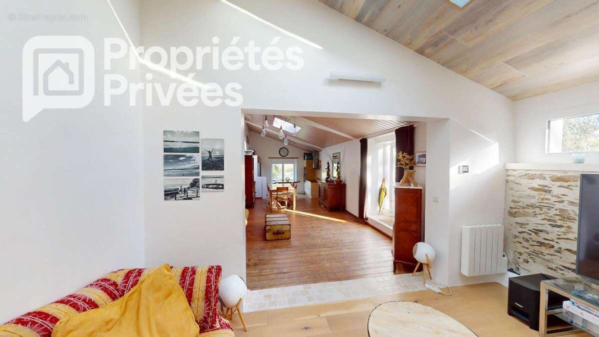 Maison Poiroux.Vente à termes libre d'occupation. 6 pièce(s) 115 m2 - photo 2