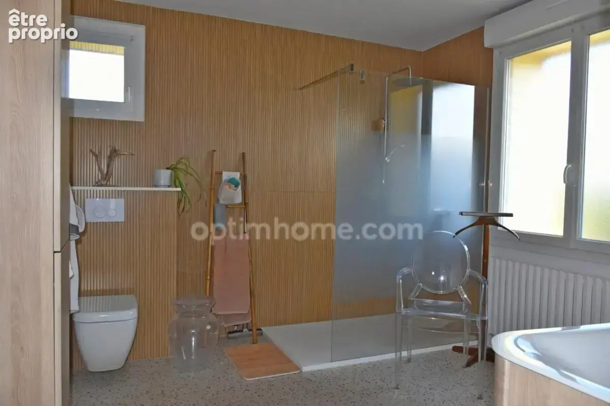 Maison familiale de plain-pied avec grande piscine intérieure, aux portes de la Gacilly - photo 10