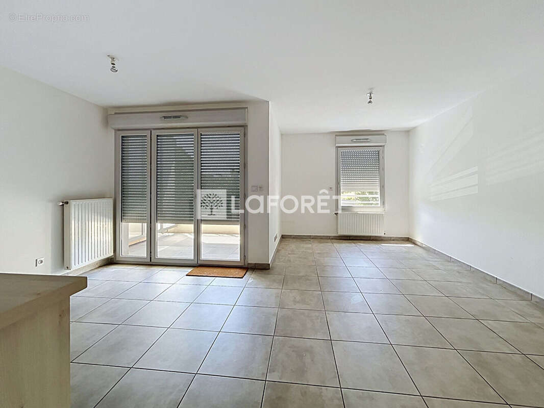 À VENDRE. Appartement Reyrieux 3 pièce(s) 60.53 m2 - photo 2