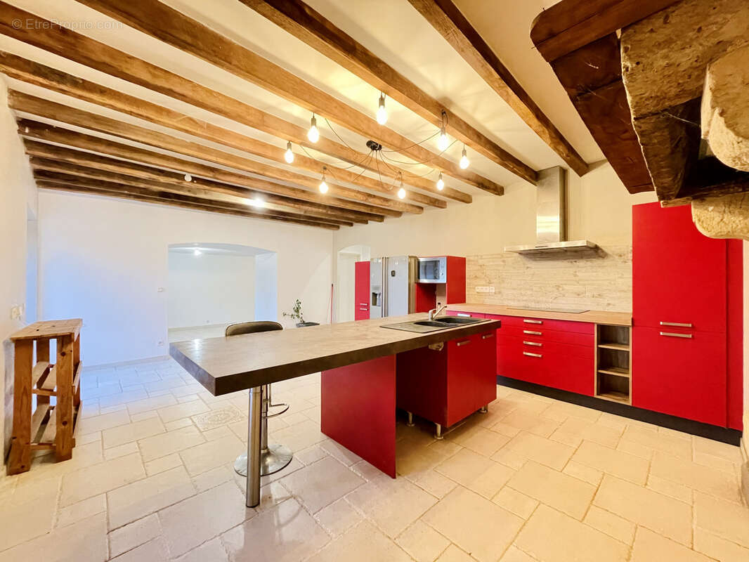 Maison à LESIGNAC-DURAND