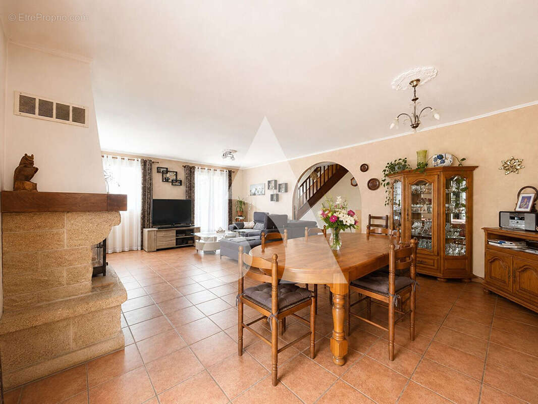 Maison à COULOMMIERS