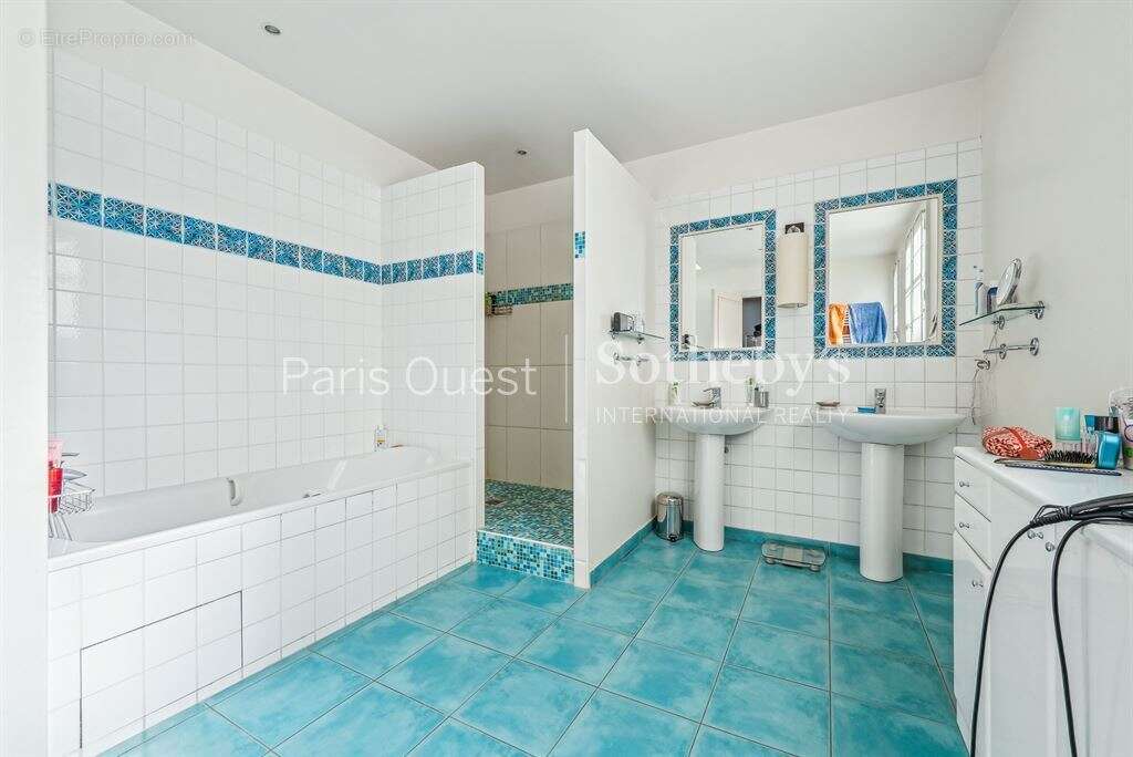 Maison à NEUILLY-SUR-SEINE