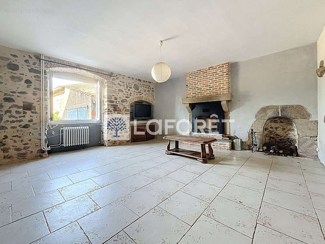 Maison à LA PEYRATTE