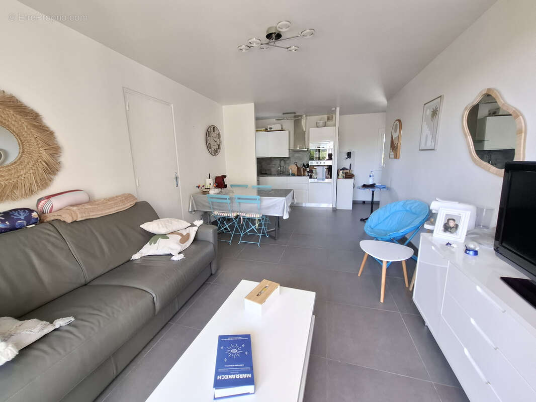 Appartement à SAINT-CYR-SUR-MER