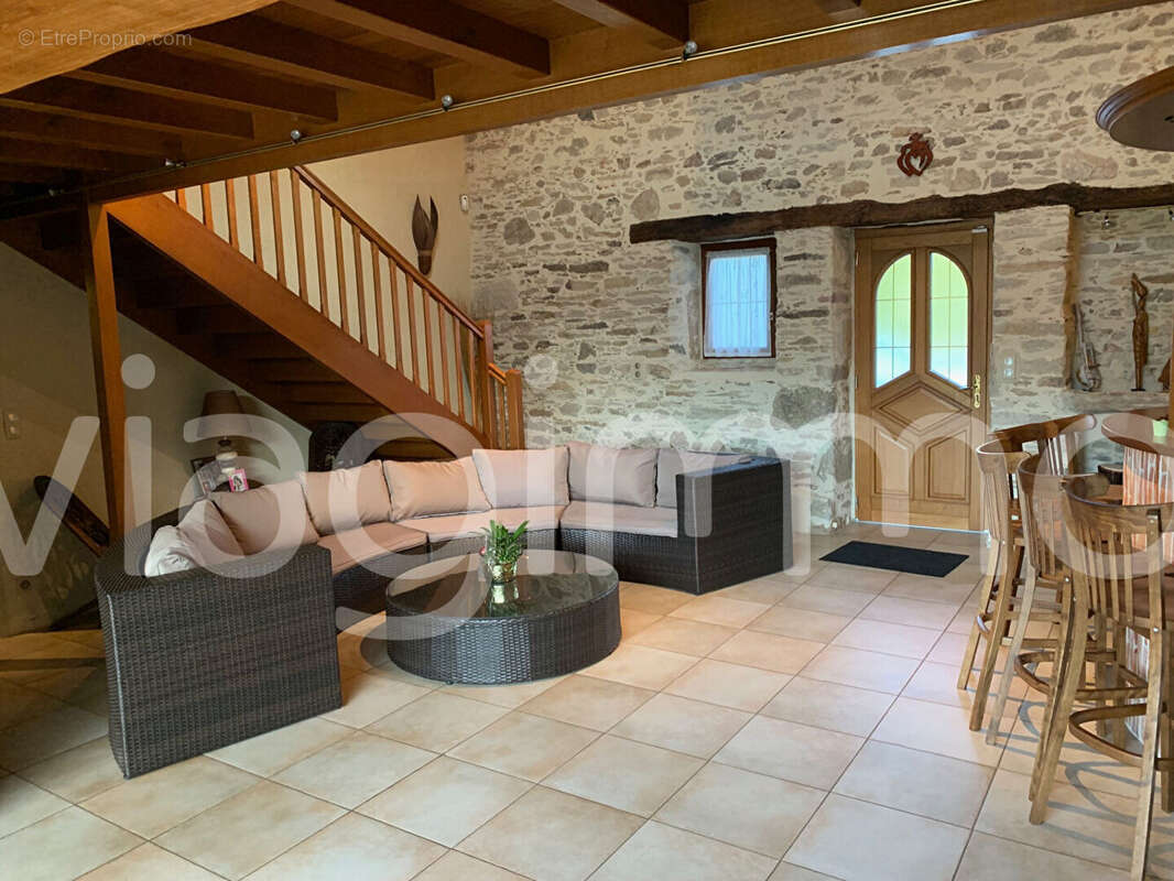 Maison en vente à terme occupée 9 pièces 414 m2 - photo 9