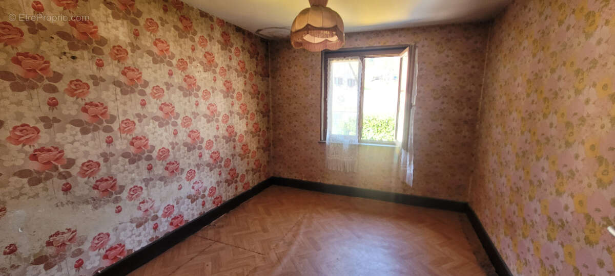 Maison T4 70 m2 habitables de plain pied avec jardin au calme à rénover - photo 11