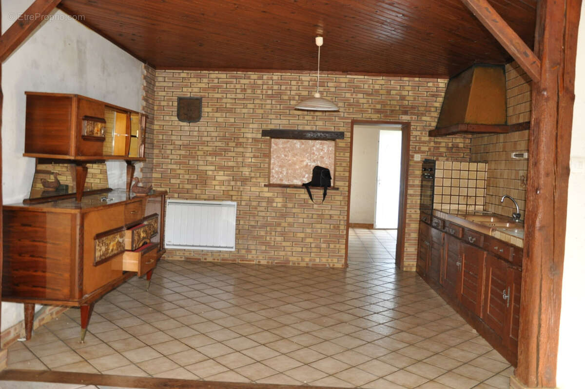 Jolie longère à la campagne, avec 6 chambres et 5610 m2 de terrain - photo 6