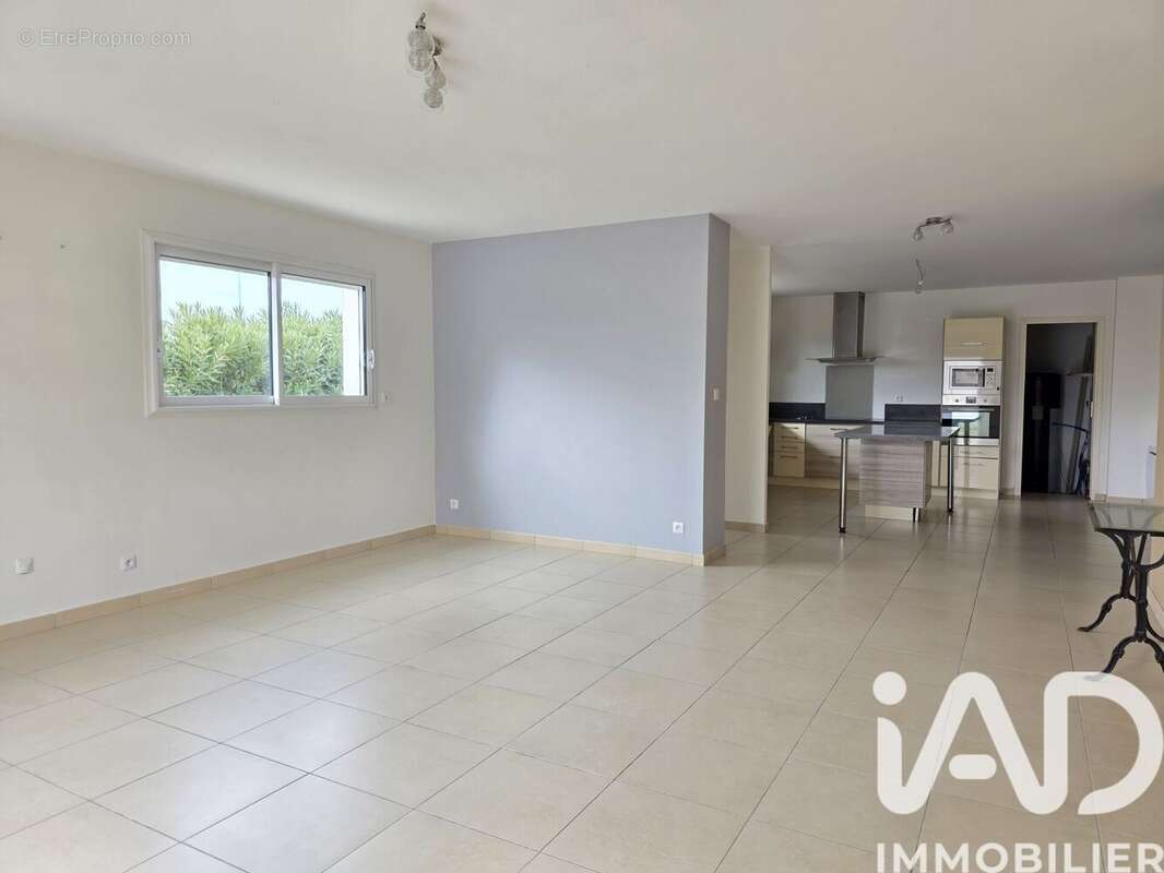 Photo 3 - Maison à GINESTAS
