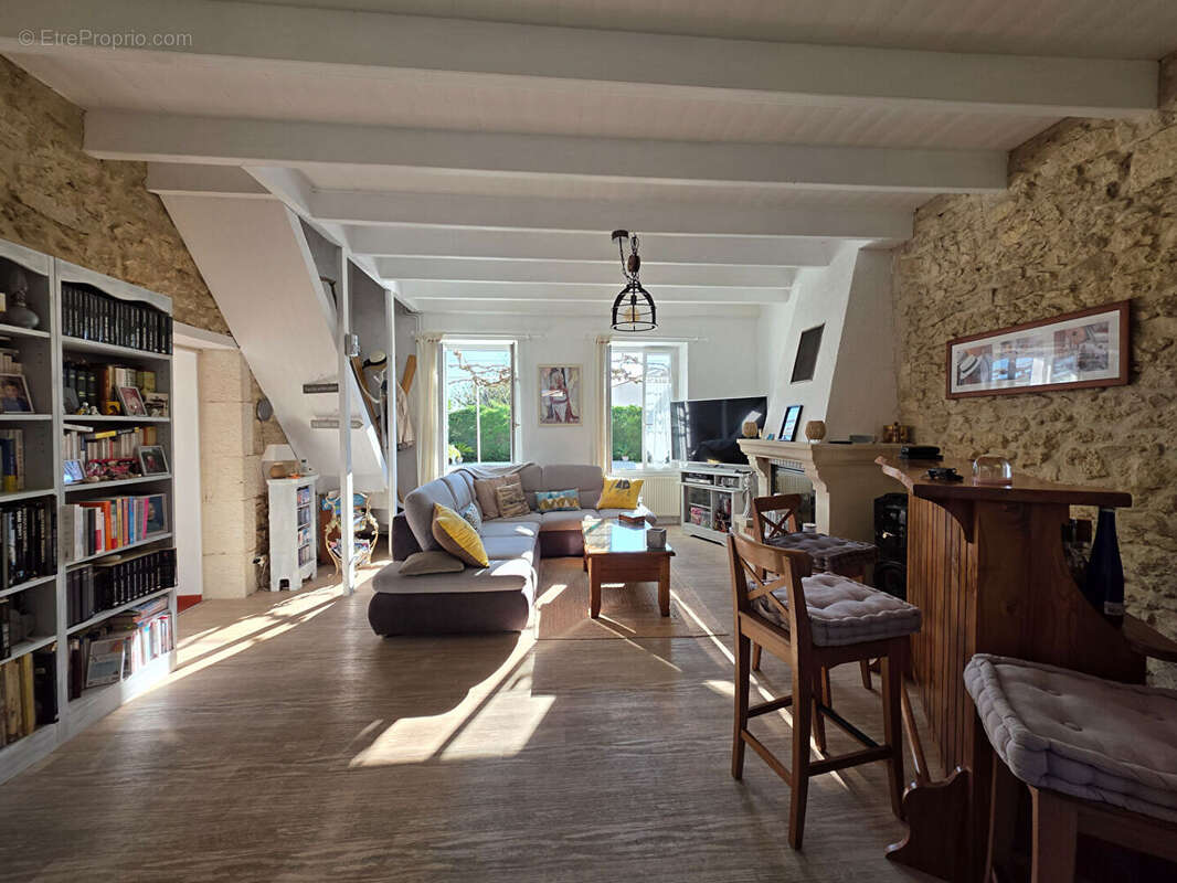 Maison à TONNAY-CHARENTE