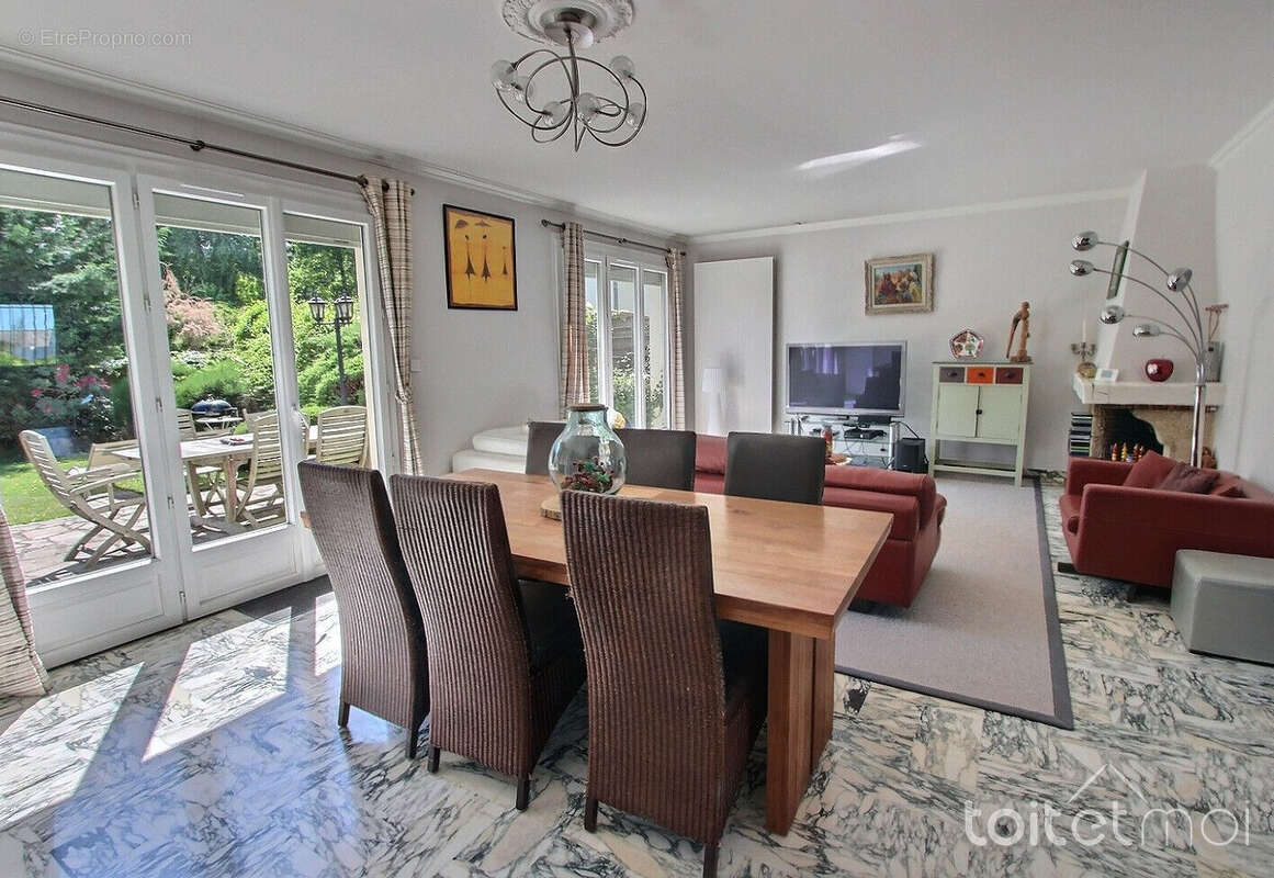 Maison à LES MOLIERES