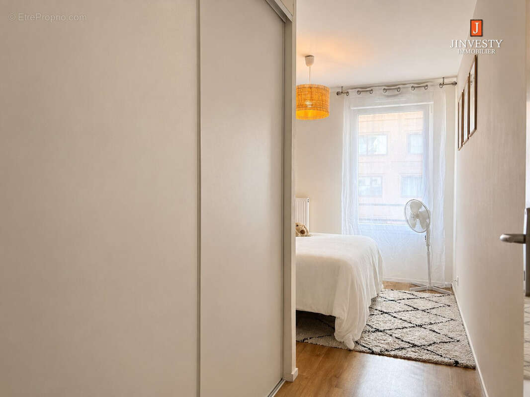 Appartement 85 m² à Lorient  - photo 7