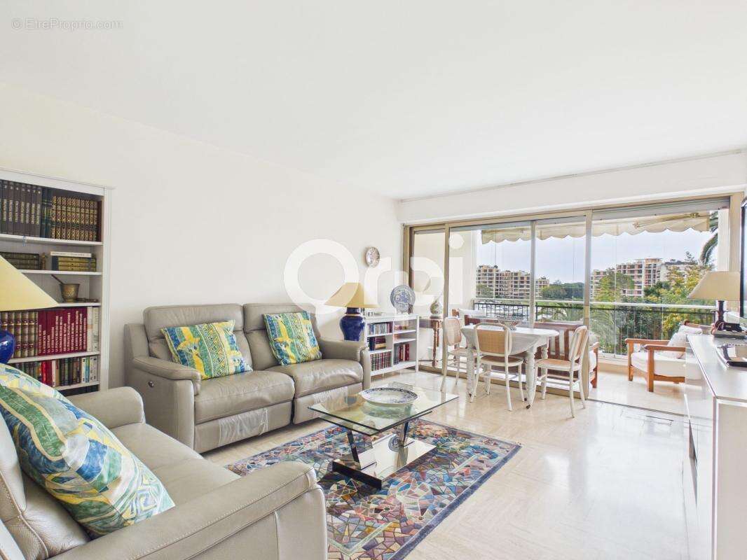 Appartement à MANDELIEU-LA-NAPOULE