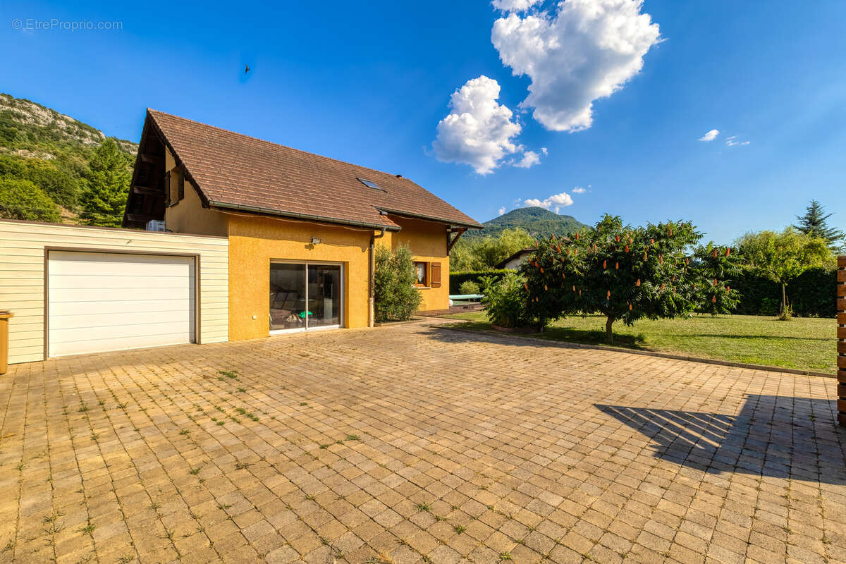 Maison à SAINT-PIERRE-DE-CURTILLE