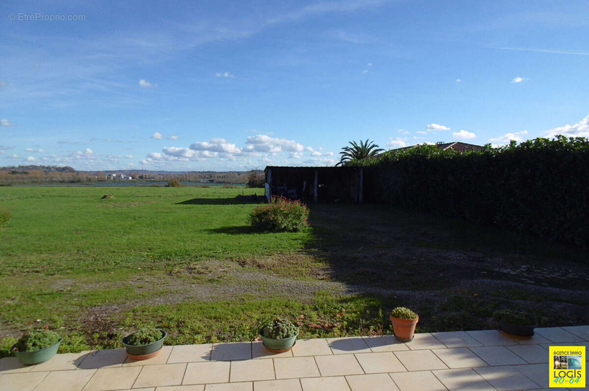 Maison à ORTHEVIELLE