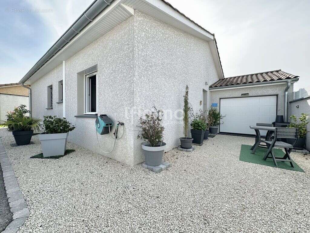Maison 81m² plain-pied Terrain 421m² Garage cabanon de jardin - photo 4