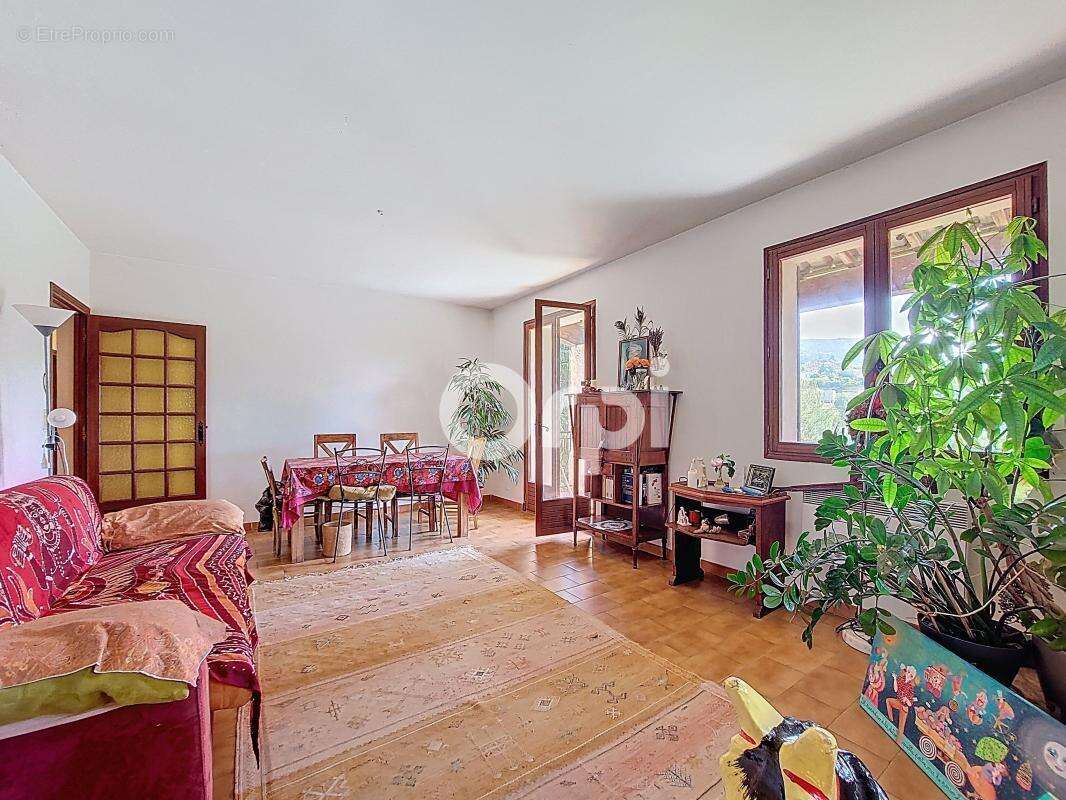 Maison à TOURRETTE-LEVENS