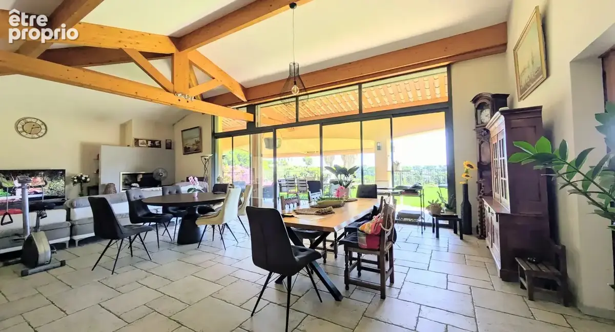 Villa 350 m² avec piscine et vue dégagée sur - photo 9
