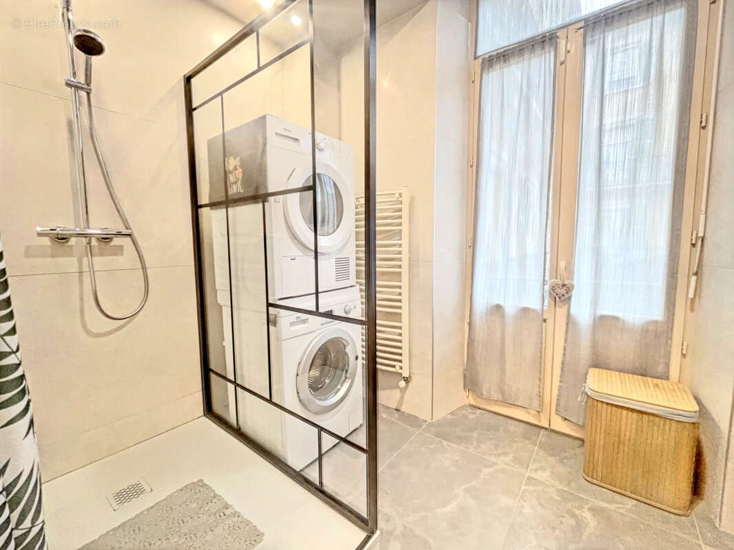 Aix-les-Bains   Appartement T3 de 103 m2 avec balcons, cave et parking couvert - photo 9