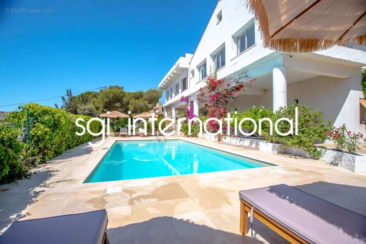 Maison à LES ISSAMBRES